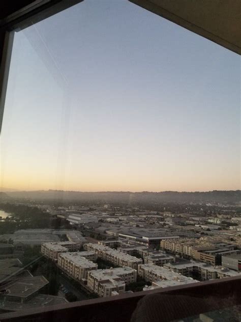 Is it still this light outside at 9pm in Oregon or is Auj  .